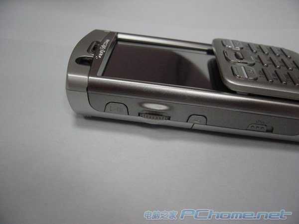 索尼爱立信 P990
