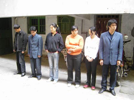 团伙以低价引诱老人嫖娼