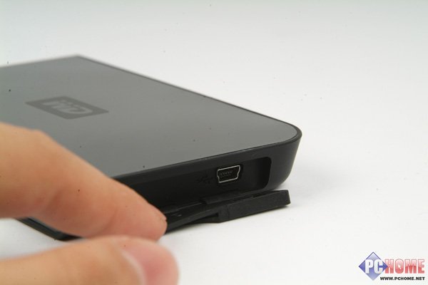 苹果风格的移动HDD 西数Passport图赏