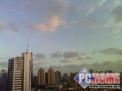 �ط�������320W��UIQ��������P1i����