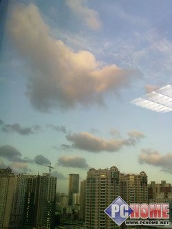 �ط�������320W��UIQ��������P1i����