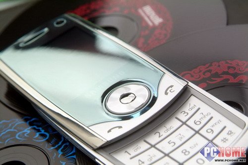 全球最薄 320万3.5G手机三星U708评测