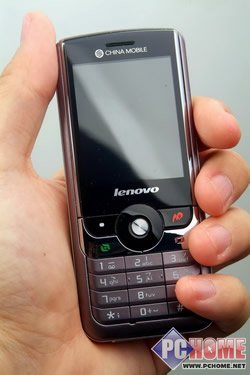 2.2寸超级大屏影音手机 联想P709评测