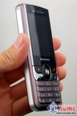 2.2寸超级大屏影音手机 联想P709评测