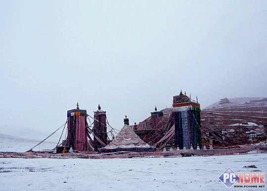如雪莲般纯净 格萨尔藏寨中的天使mm