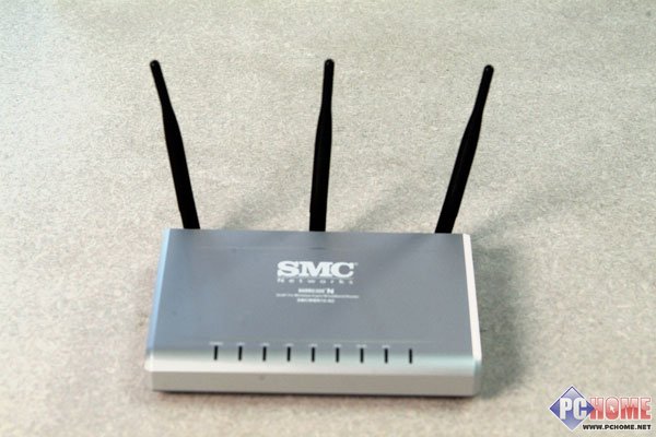 SMCWBR14-N2使用使用3根增益为4dBi的固定外置天线