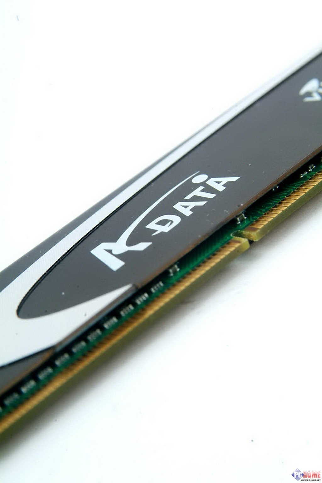 ���ո߶�Xϵ��DDR3 1600�ڴ浽վͼ��