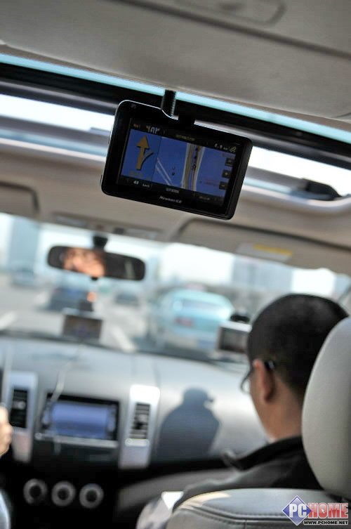 ����ɭ�������У�30���GPS��������