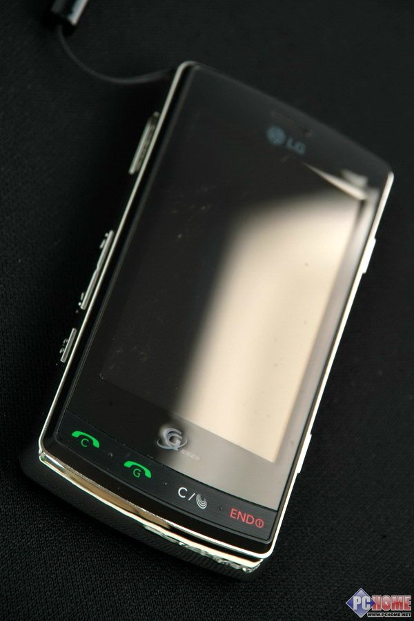 C��G��ͬʱ���� LG KW828�ֻ���ͼ��