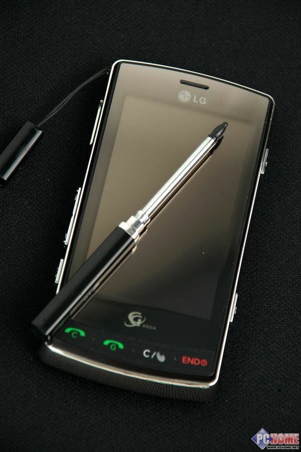 C��G��ͬʱ���� LG KW828�ֻ���ͼ��