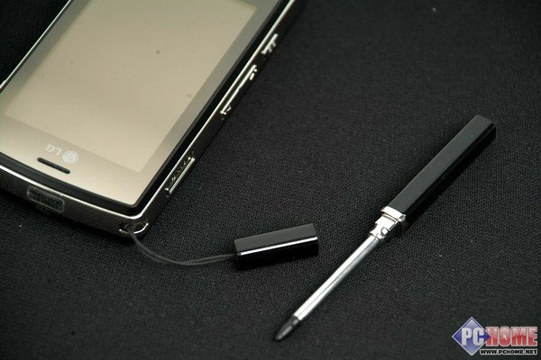 C��G��ͬʱ���� LG KW828�ֻ���ͼ��