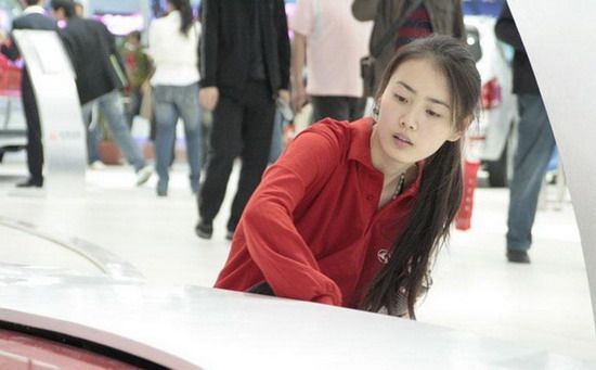 “最美清洁工”原是《赤壁》宫女 遭网友炮轰