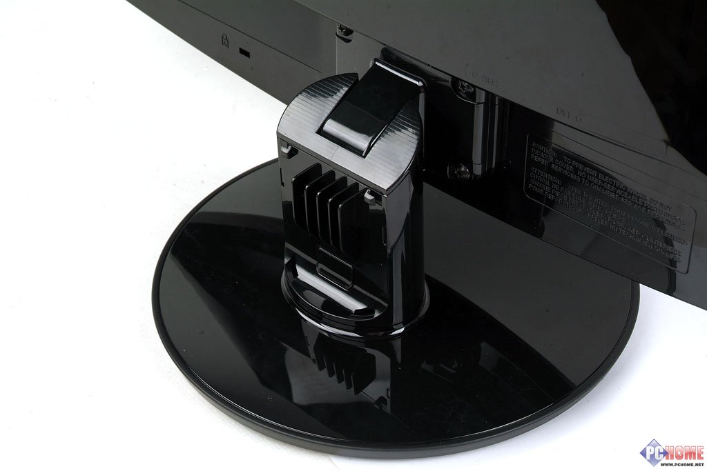 ��ɫ������ʾ�� LG W2252TEҺ��ͼ��