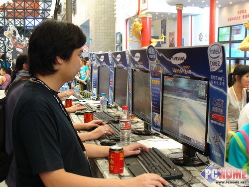 Ӣ�ض�45���״�������ҫChinaJoy