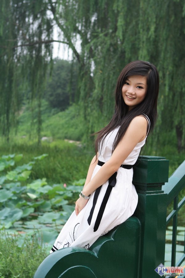 ����֮����E0S1000DԲ��԰��Ů����