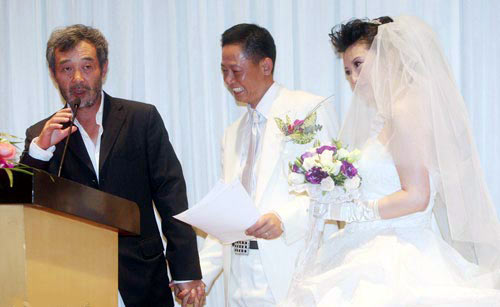 818娱乐明星豪华婚礼奢侈型PK朴实型[图]