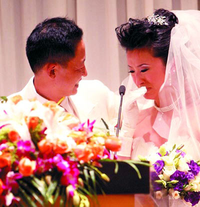 818娱乐明星豪华婚礼奢侈型PK朴实型[图]