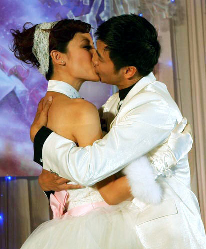 818娱乐明星豪华婚礼奢侈型PK朴实型[图]