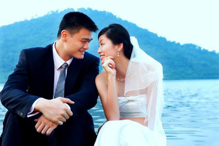 818娱乐明星豪华婚礼奢侈型PK朴实型[图]