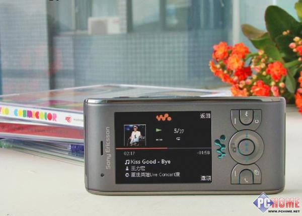 ���ᰮ����W595�����ͬ��Walkman�ֻ�