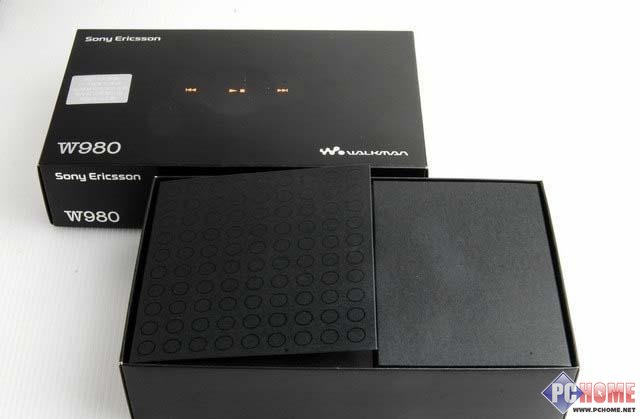 索尼爱立信W980 红色版开箱图赏