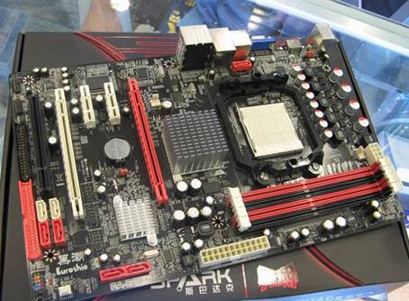 �Ͷ���ƴ���� ��ֵDDR3��790GX����