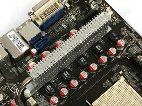 �Ͷ���ƴ���� ��ֵDDR3��790GX����