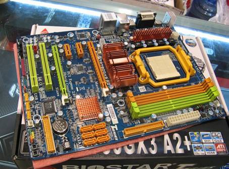 �Ͷ���ƴ���� ��ֵDDR3��790GX����