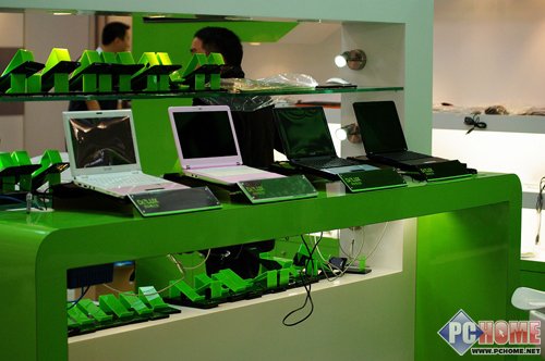 �������Cebit �ʼǱ�һ����ʻ��ϼ�