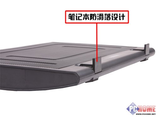 黑色玄风来袭 九风20cm巨扇散热垫测试