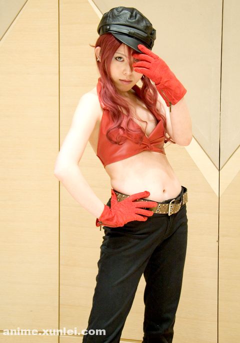 ��������ʹ���Ը���ŮCOSPLAY