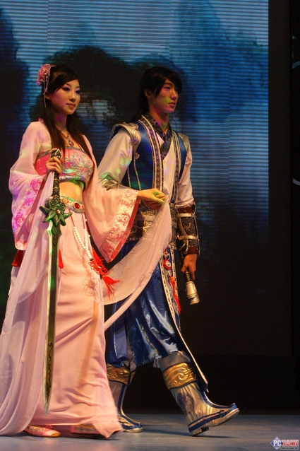 <em>俊男倩女</em>情侣侠客 《征途2》Cosplay_网络游戏