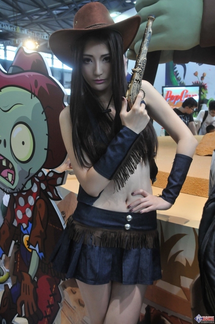 [cj<em>2013</em>]西部<em>美女</em>持枪抵御僵尸入侵_<em>网络游戏</em>游