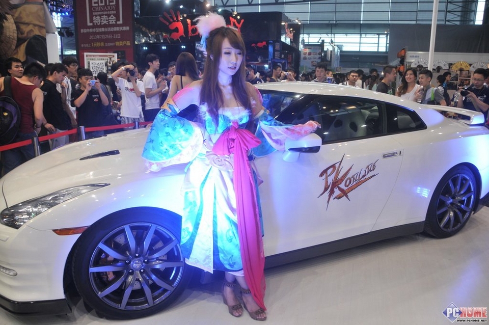cj<em>2013</em>]跑车配<em>美女</em>昆仑展台再现经典组合_<em>网络</em>
