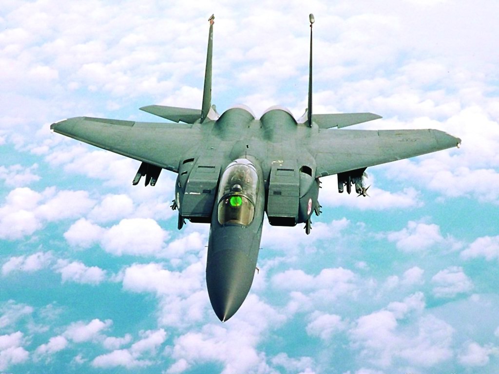 第三代喷气战斗机 f15战斗机