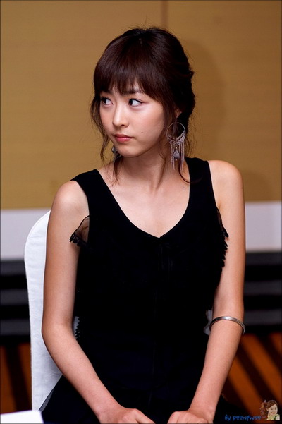 韩庚的绯闻女友 李妍喜图片