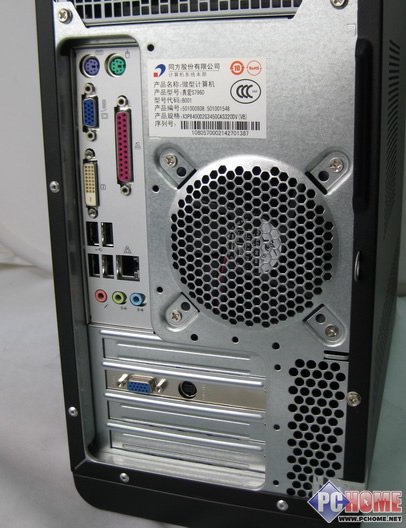 清华同方真爱 s7960接口及内部结构   主机背部接口方面,清华同方真爱